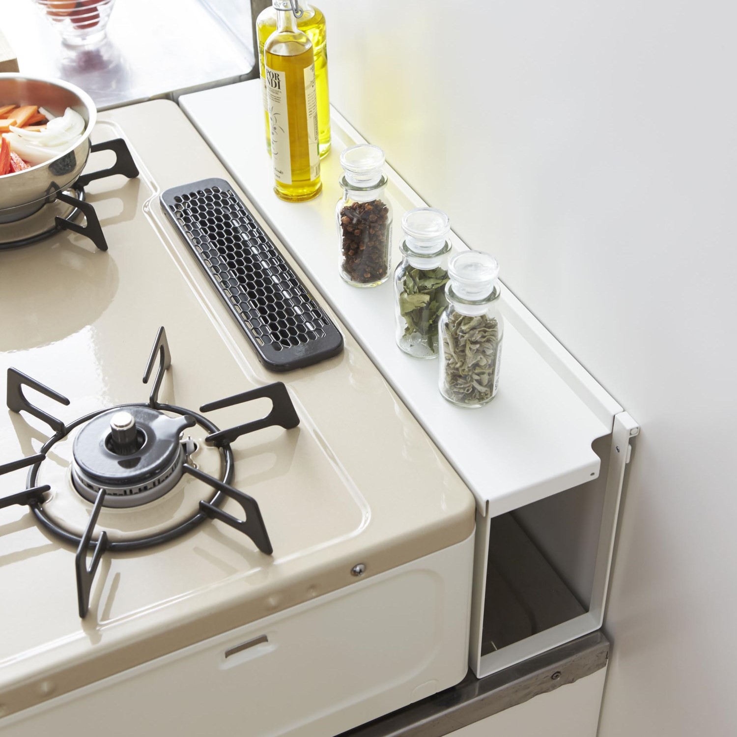 【タワー/tower】コンロ奥隙間ラック【ガス台奥カバー】