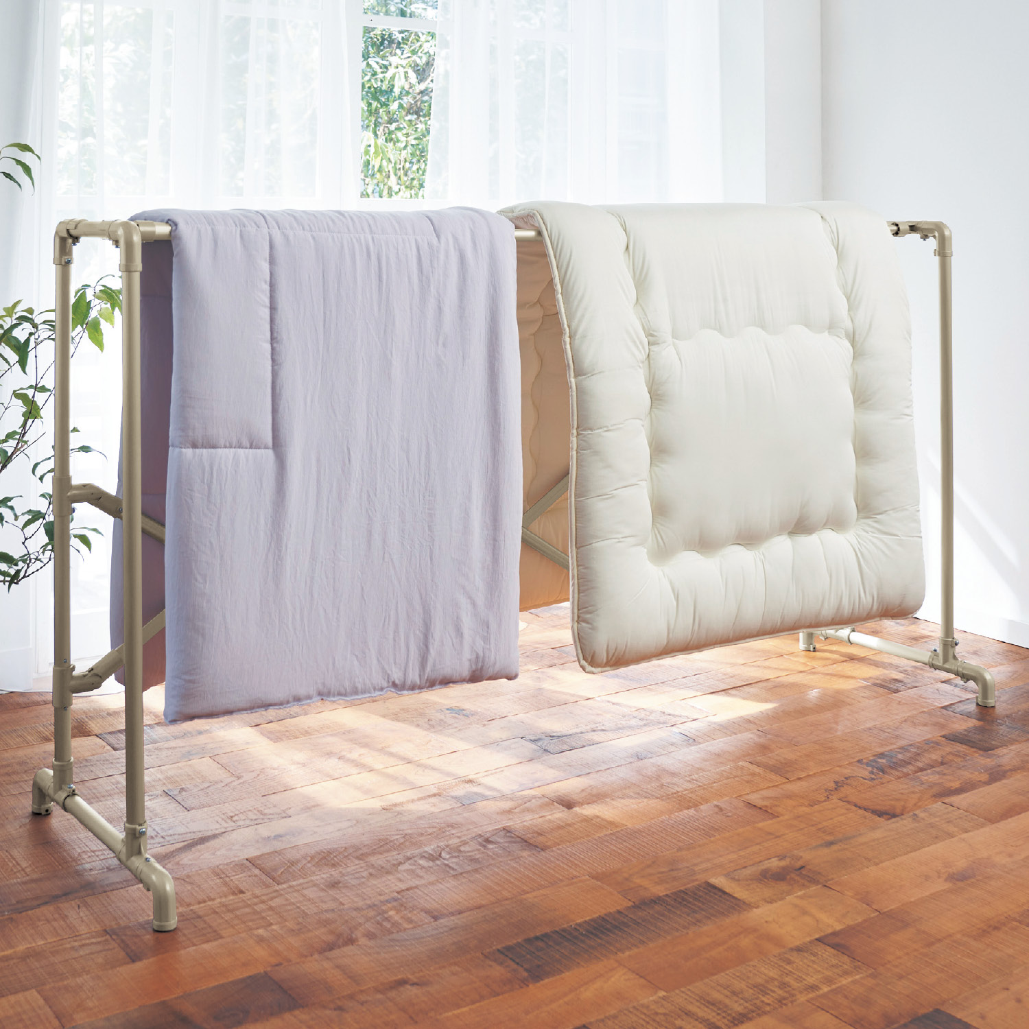 【ベルメゾン】布団が楽に干せる 軽量アルミ製布団干し 【コンパクト収納/組立不要/2枚布団干し】【室内・屋外兼用】