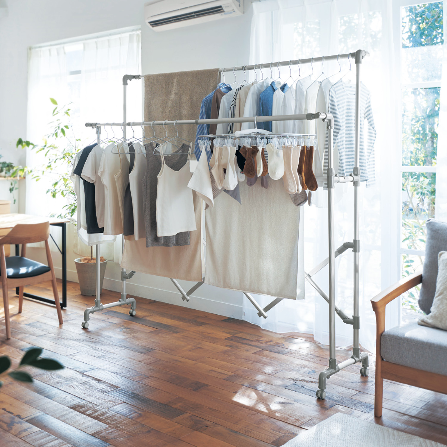 最大幅213cm 大容量軽量アルミ製伸縮物干し 【竿3本付/コンパクト収納/キャスター付】 最大幅213cm 大容量軽量アルミ製伸縮物干し 【竿3本付/コンパクト収納/キャスター付】