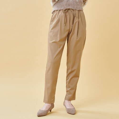 タックテーパードパンツ