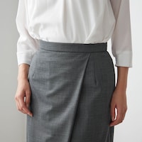フラットすぎず陰影が上品なラップ風デザイン
