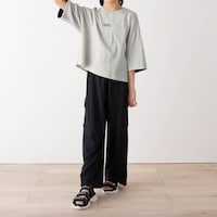 ホワイト杢グレー／モデル身長145cm・Ｊ－ＸＳ（１４５～１５５）サイズ着用