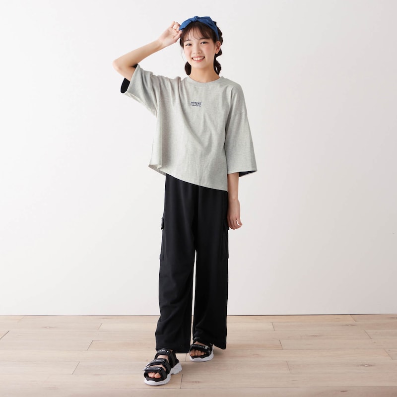 ホワイト杢グレー／モデル身長145cm・Ｊ－ＸＳ（１４５～１５５）サイズ着用