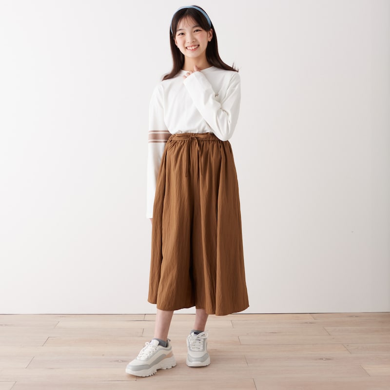ブラウン／モデル身長145cm・J-XS(145～155)サイズ着用