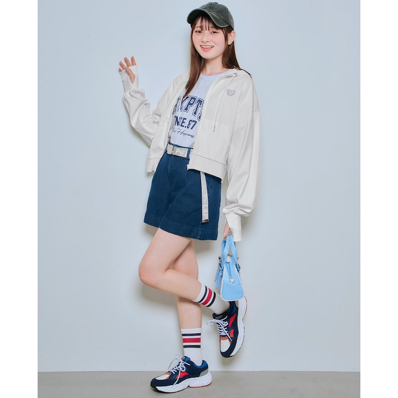 オフホワイト／モデル身長160cm・サイズJ-M