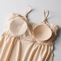 取外しのできるカップ付きで、授乳後のブラトップにも（※仕様のみ参照）