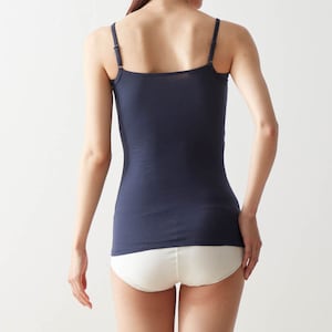 モデル身長168cm・Mサイズ着用