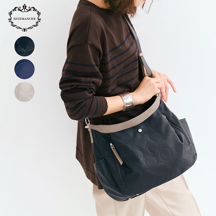 外ポケットが充実したショルダーバッグ