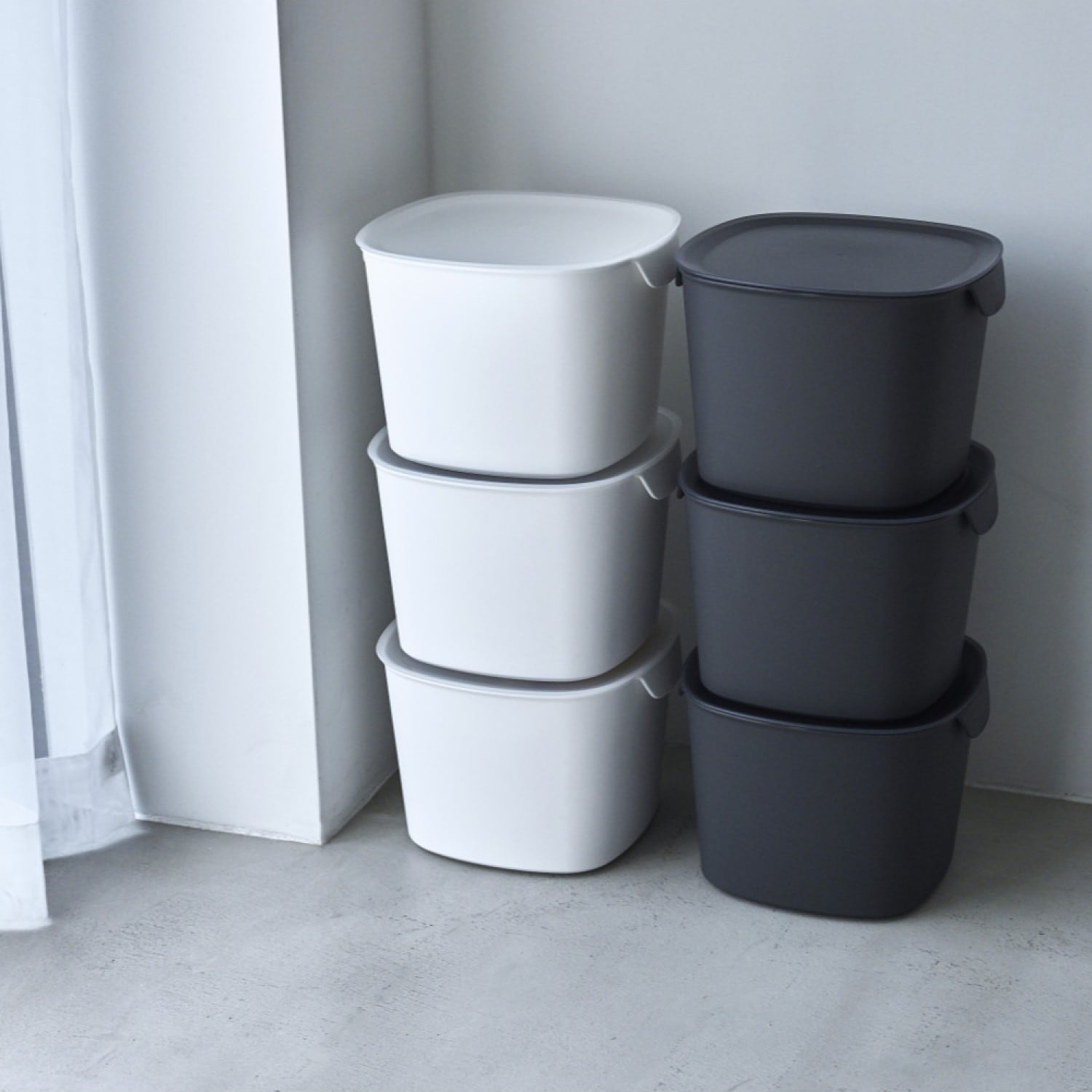 バケツとしても使える蓋付き収納ボックス「Bucket Container