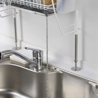 ボールチェーンを伝って自然にシンクへ流れていく仕様
