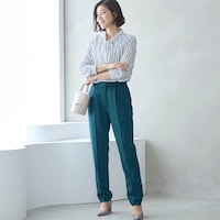 モデル身長168cm／M・股下64cm ※写真は撮影用のため股下+6cmになります。