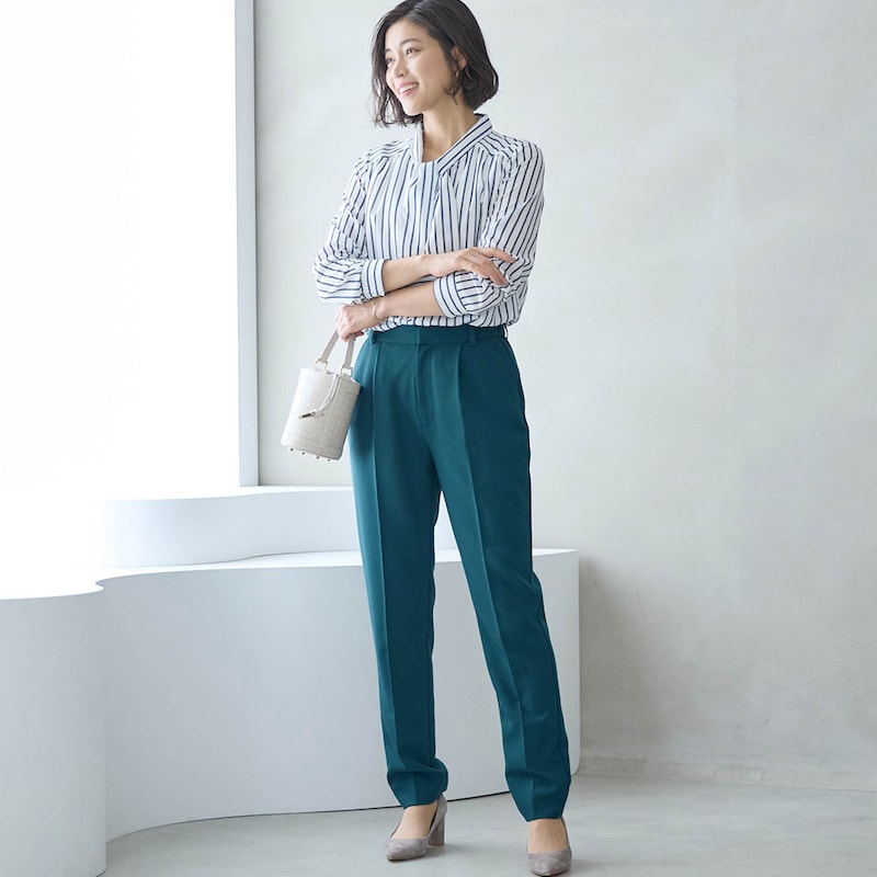 モデル身長168cm／M・股下64cm ※写真は撮影用のため股下+6cmになります。