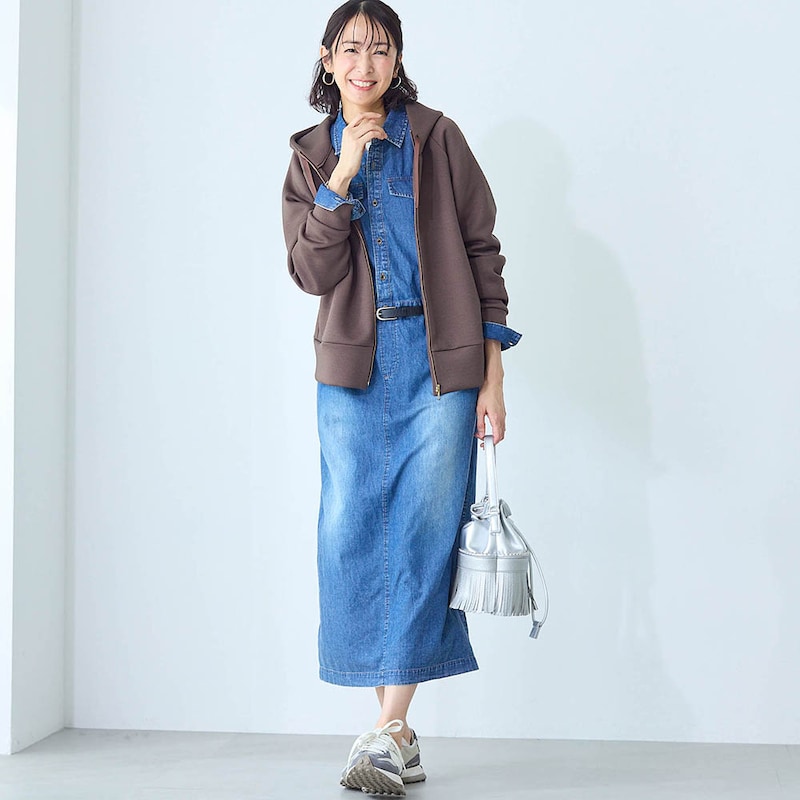 モデル身長169cm／M　カーキブラウン着用