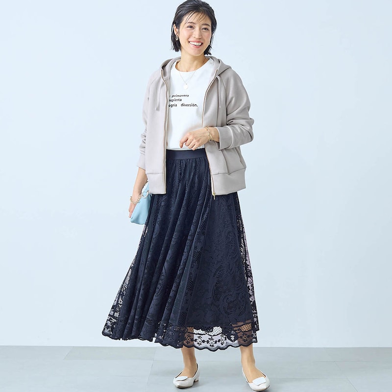 モデル身長168cm／M　アイスグレー着用