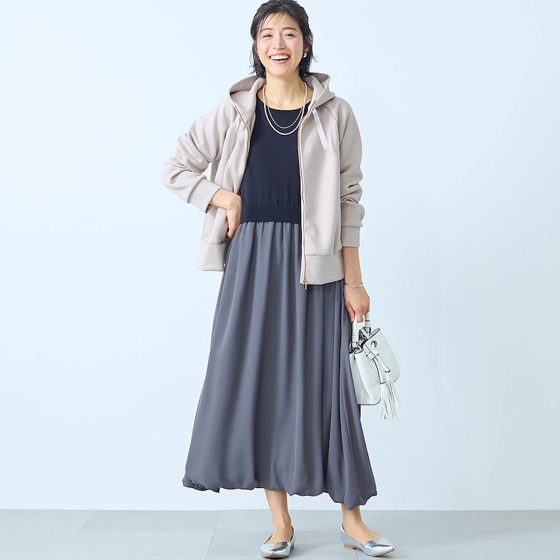 モデル身長168cm／M　アイスグレー着用