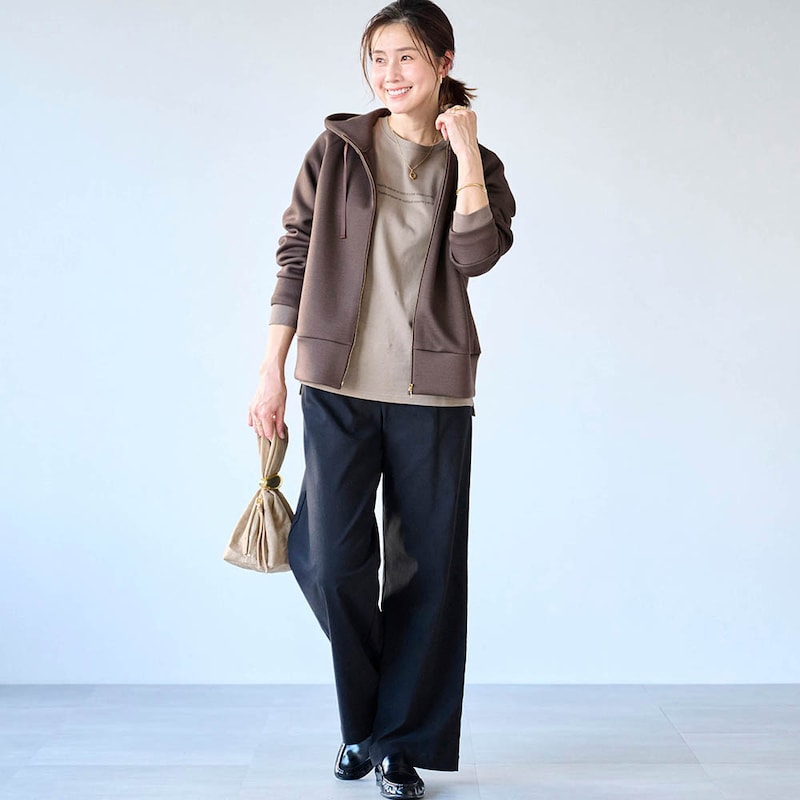 モデル身長168cm／M　カーキブラウン着用