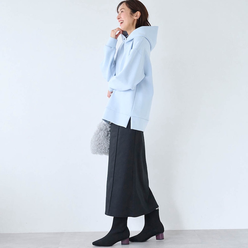 モデル身長169cm／M　※写真は撮影用のため総丈+6cmになります。