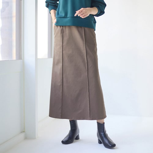 軽い穿き心地のリヨセル混チノスカート