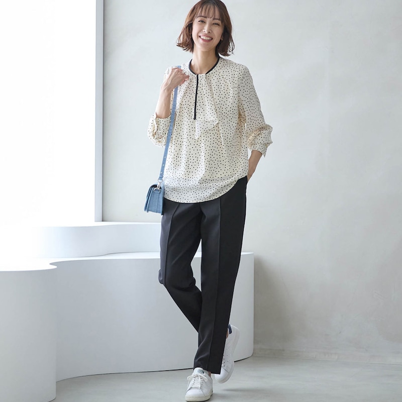 モデル身長169cm／M・股下66cm ※写真は撮影用のため股下+6cmになります。