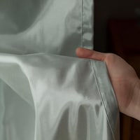 夜間はアルミ箔のような光の反射が目立ちます/ライトグリーン