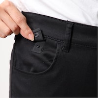 ちょっとしたものをぶら下げられる便利なマルチフック付き