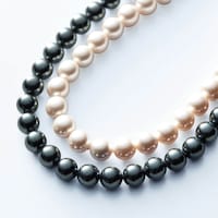 照り感が美しい重厚感のある貝パール