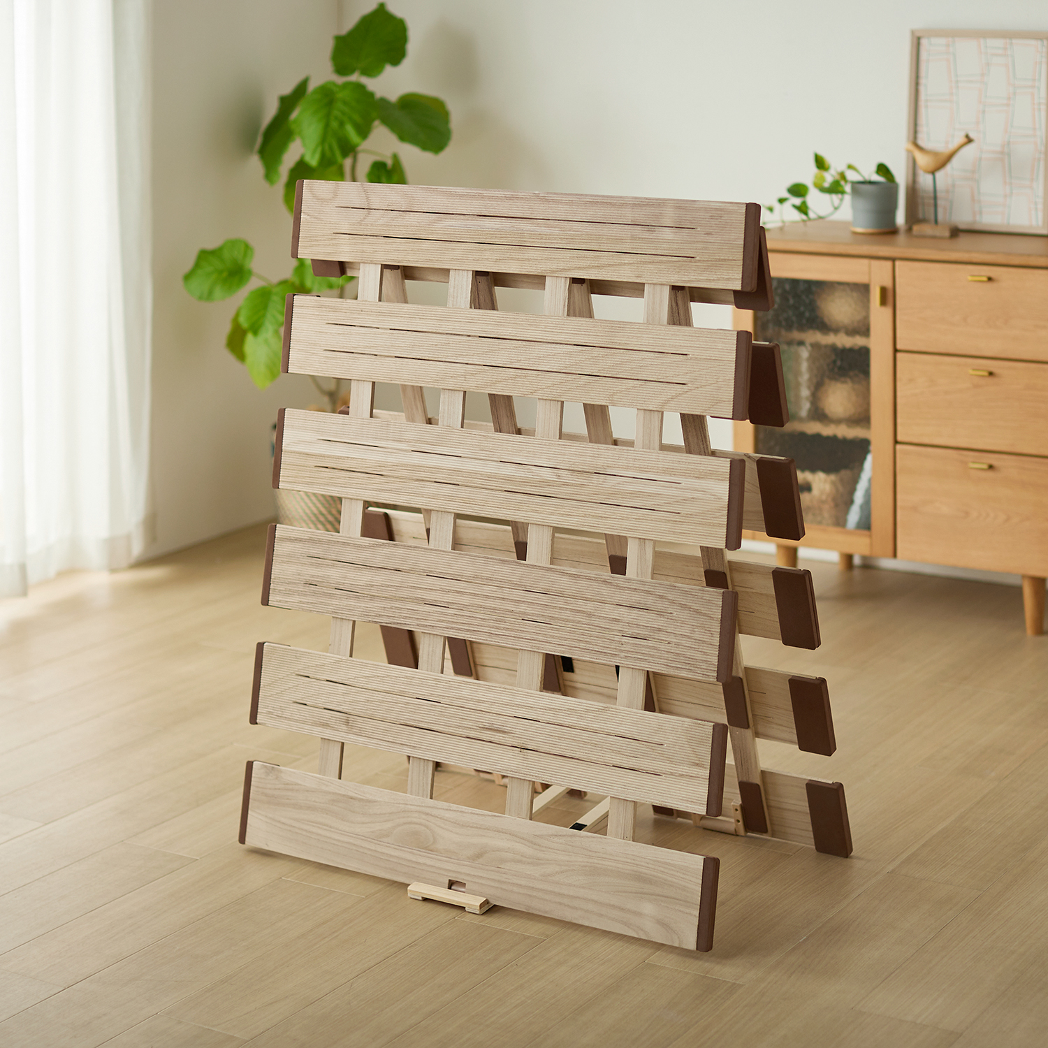 【ベルメゾン】軽量!スタンド式で布団が干せる折りたたみ桐すのこベッド 【ベルメゾン】軽量!スタンド式で布団が干せる折りたたみ桐すのこベッド