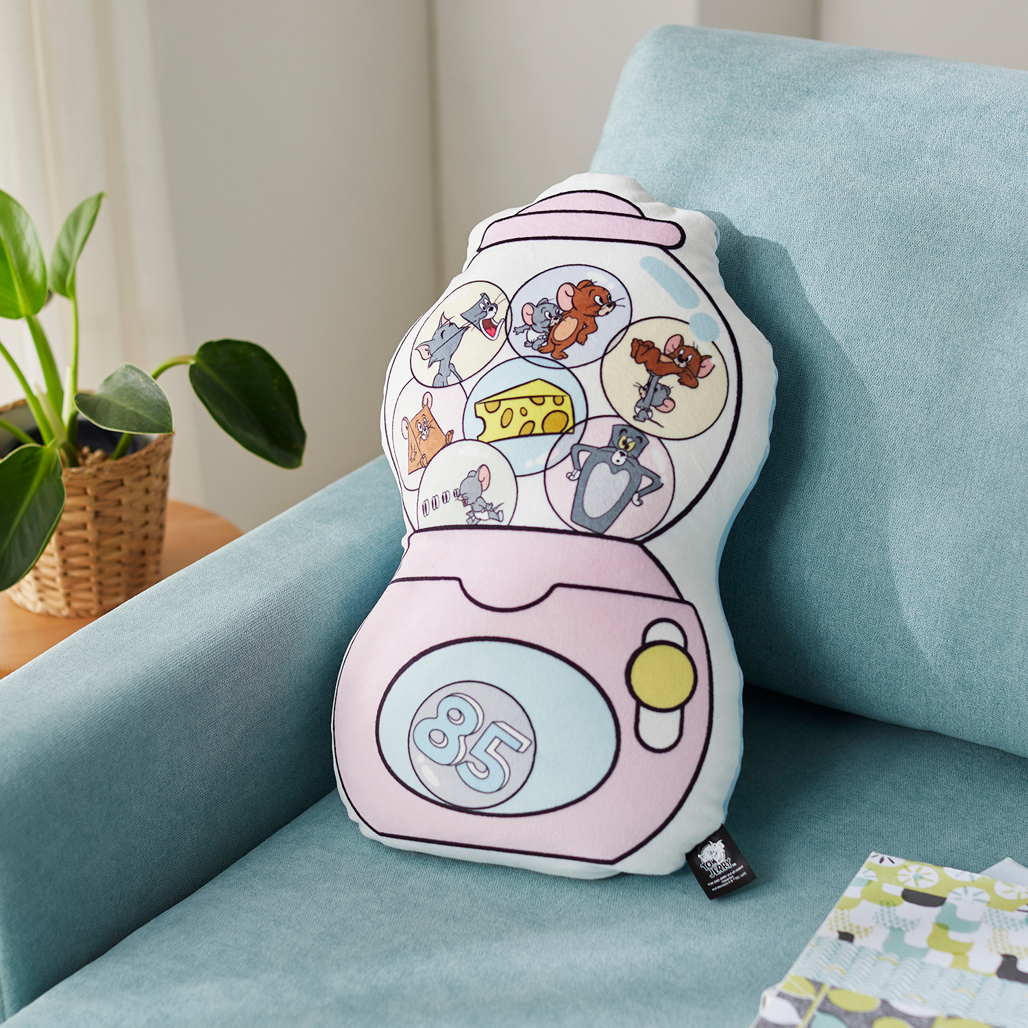 2つの形が楽しめる2wayクッション「トムとジェリー」 2つの形が楽しめる2wayクッション「トムとジェリー」