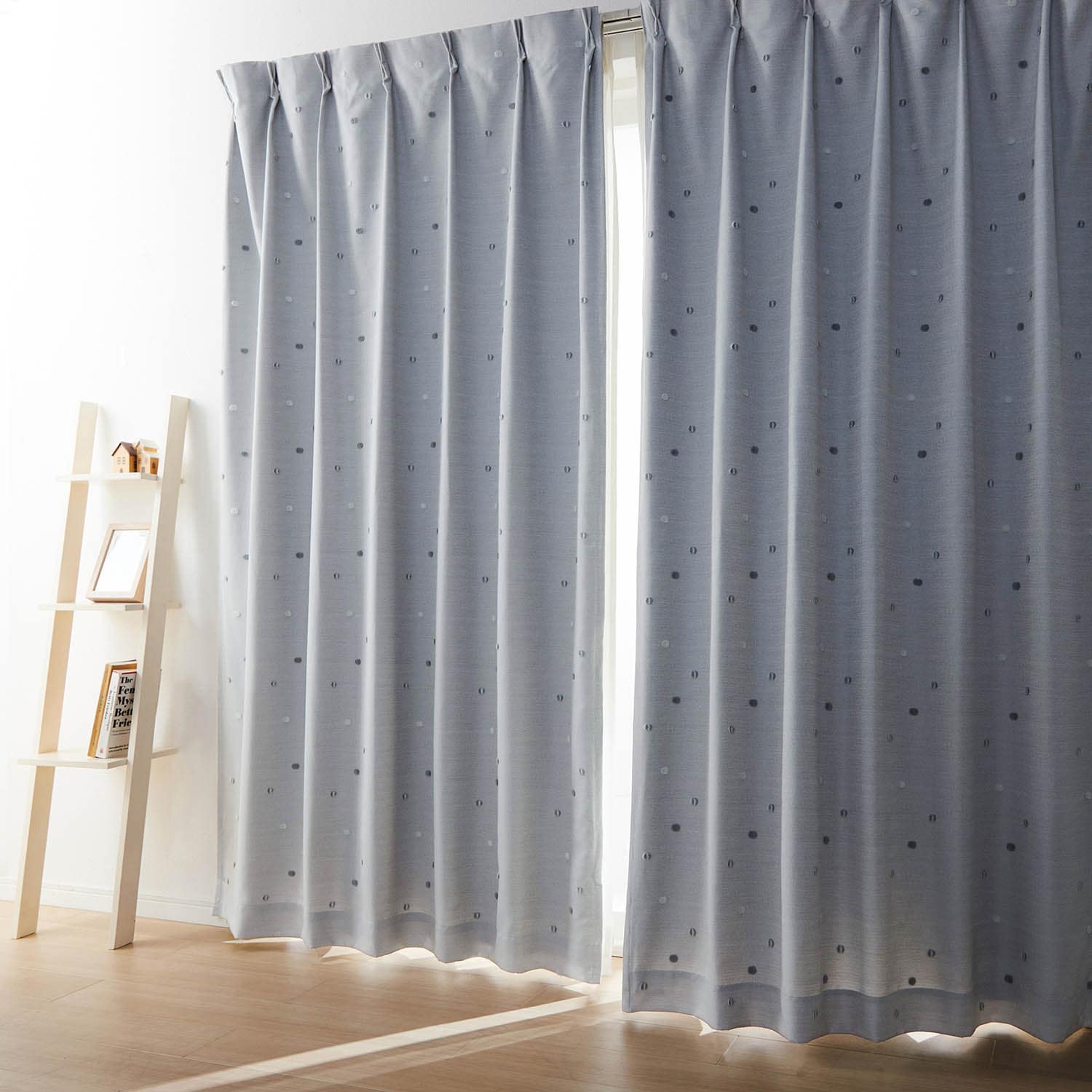 アウトレット】 コーティング裏地付きぽんぽんデザインの遮光・遮熱