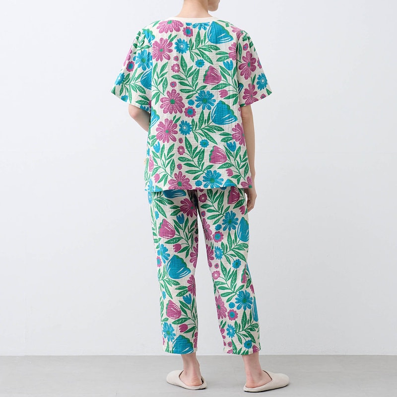 モデル身長167cm/M ※写真は撮影用のため、股下＋4cmになります