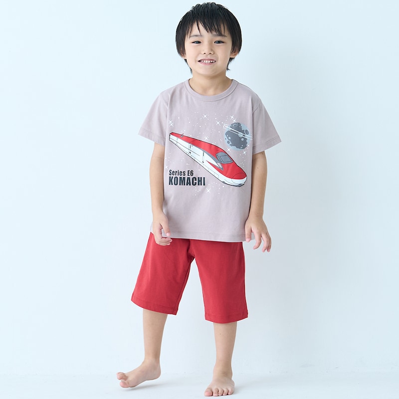 こまち(26年春夏新色）　モデル身長108cm／110着用