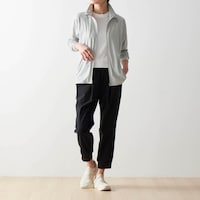 モデル身長165cm・Mサイズ着用