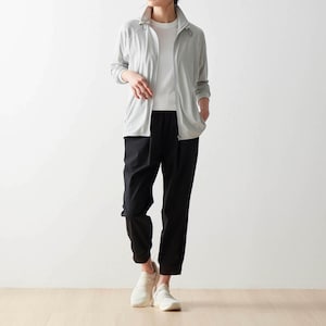 モデル身長165cm・Mサイズ着用
