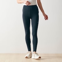 モデル身長165cm・Mサイズ着用
