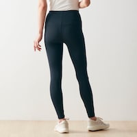モデル身長165cm・Mサイズ着用