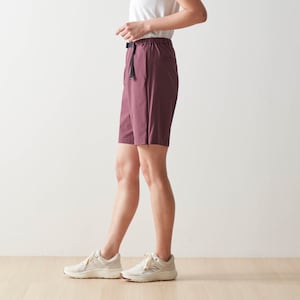 モデル身長165cm・Mサイズ着用　※写真は撮影用のため、股下+2cmになります。