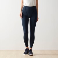 モデル身長168cm・Mサイズ着用
