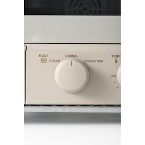【モード切替ダイヤル】調理方法に応じて「スチーム」「ノーマル」「コンベクション」のモード切替可能。