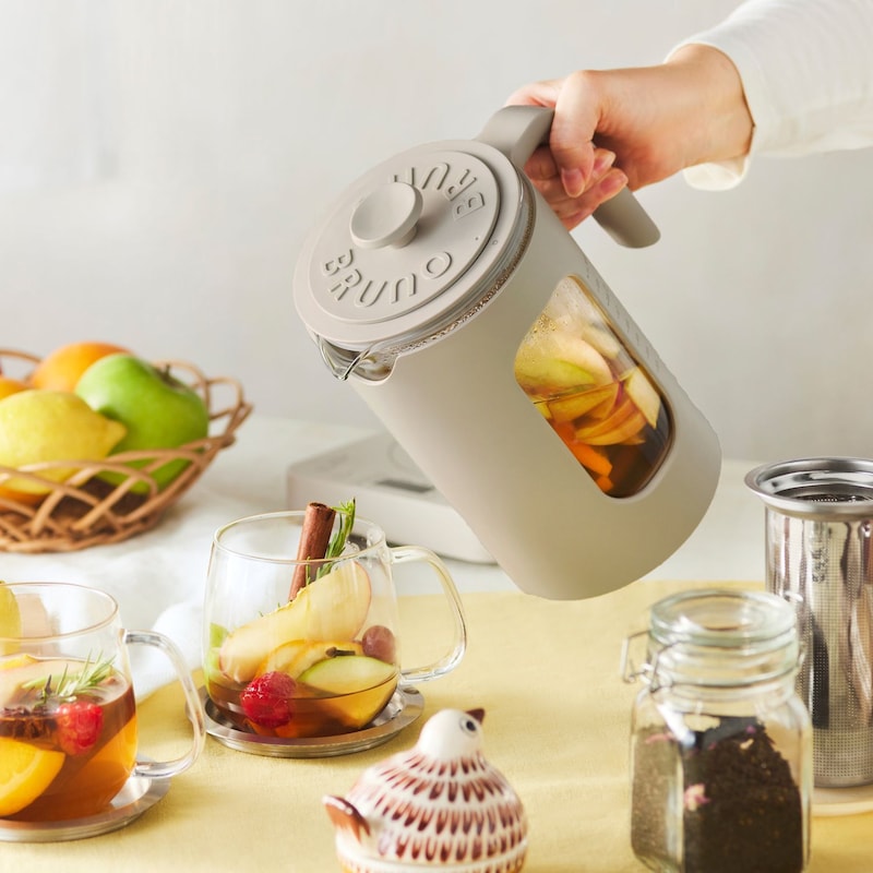 お湯を沸かすだけでなく、お茶を入れたり、湯煎調理・ゆで卵の調理もできるマルチケトル。
