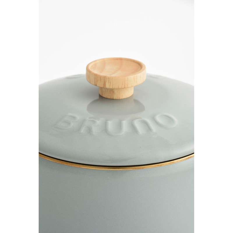 フタには「BRUNO」のロゴがデザインされています。
