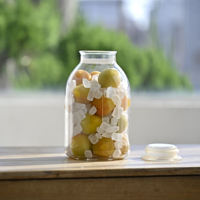 大容量の2Lサイズはまとめて作り置きしたい梅シロップに活躍します