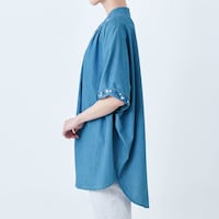 モデル身長167cm／M ※写真は撮影用のため着丈+4㎝になります。