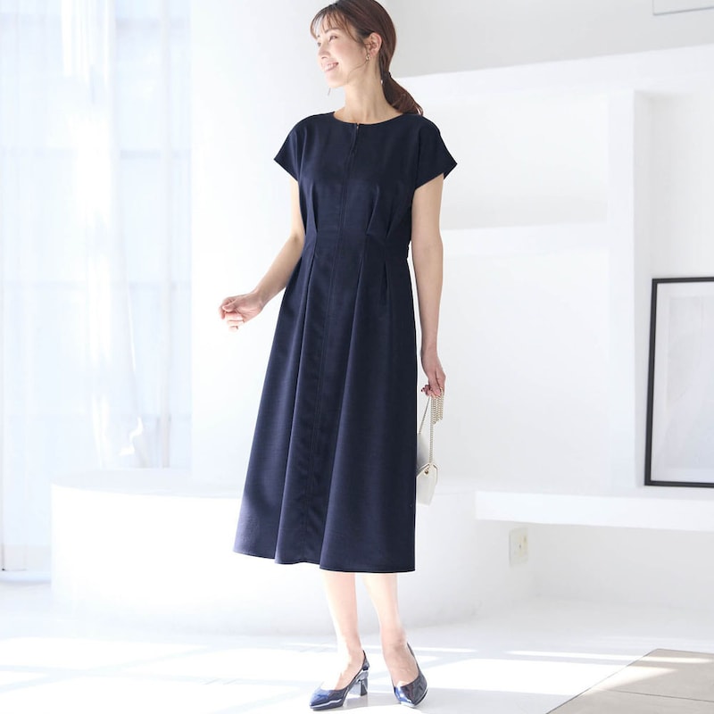 モデル身長173cm／M ※写真は撮影用のため着丈+5cmになります。
