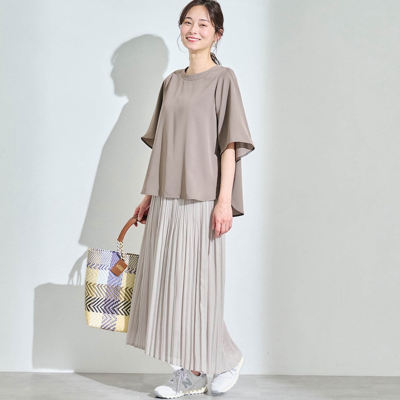 モデル身長166cm／M　※写真は撮影用のため、総丈+6cmになります。