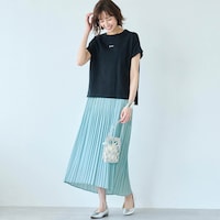 モデル身長169cm／M　※写真は撮影用のため、総丈+6cmになります。