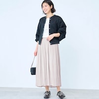 モデル身長168cm／M ※写真は撮影用のため総丈+6cmになります。