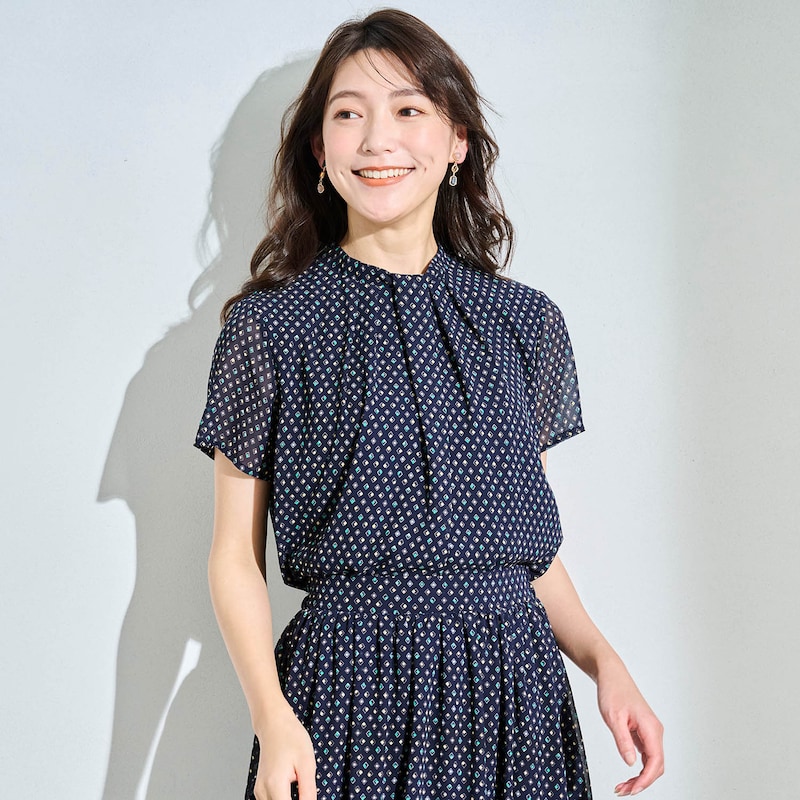 ダークネイビー系幾何学柄