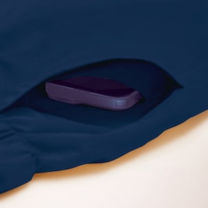 右側にスマホが入る内ポケット付き