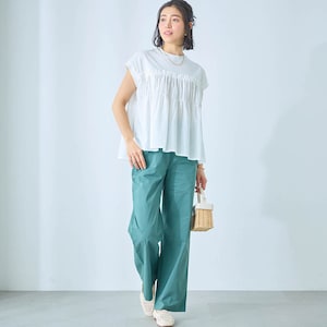 モデル身長168cm／M ※写真は撮影用のため股下+6cmになります。