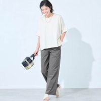 モデル身長168cm／M　※写真は撮影用のため、股下+6cmになります。